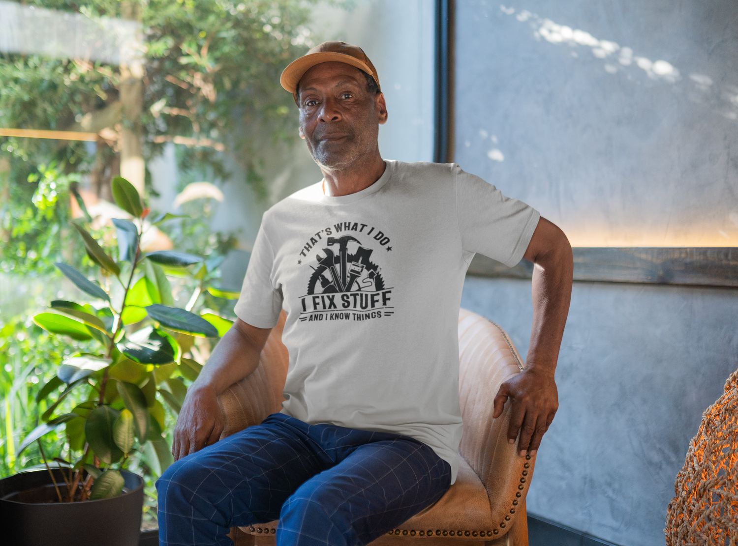 That&#39;s What I Do, I Fix Stuff and I Know Stuff T-Shirt