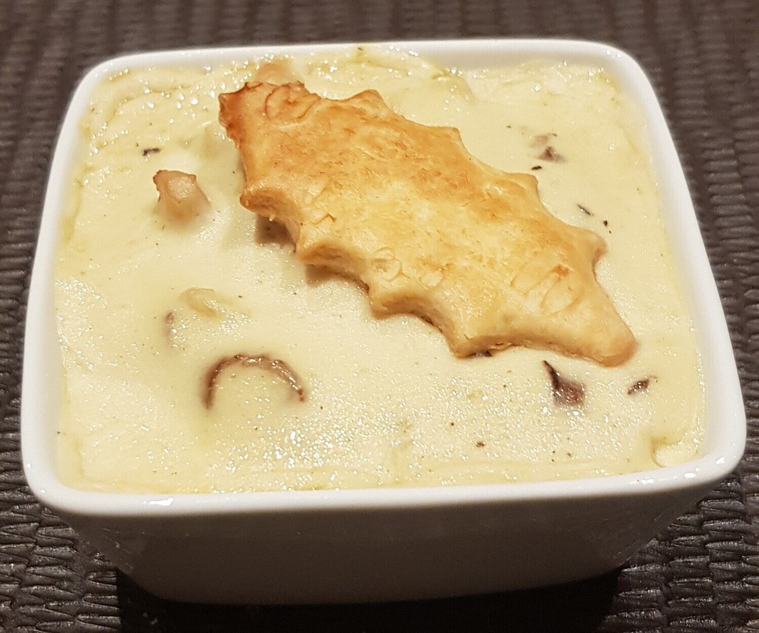 Cassolette de volaille au foie gras et morilles