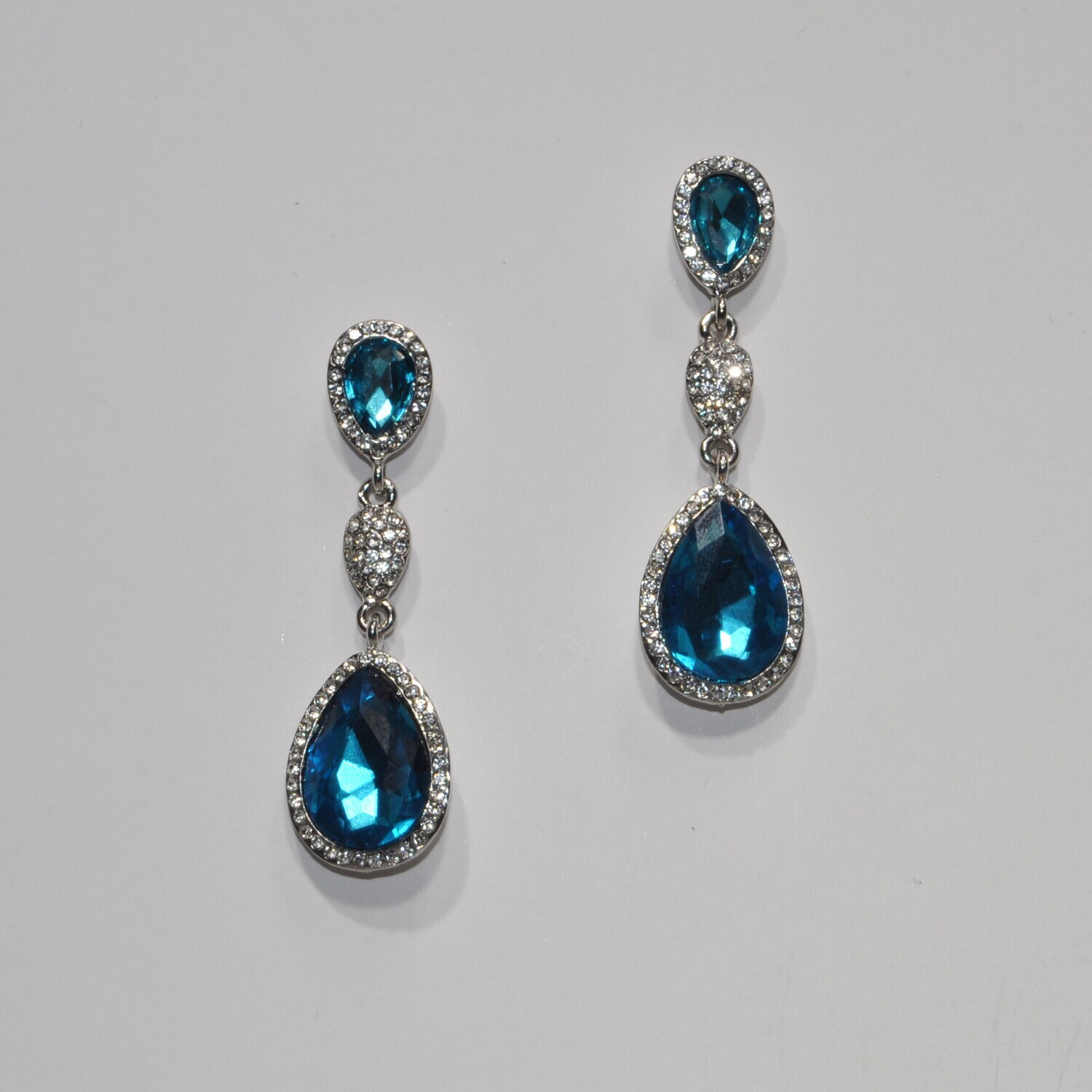 SI1854E13S1 AQUA/S THREE LNKD STN 2.5&quot; EAR