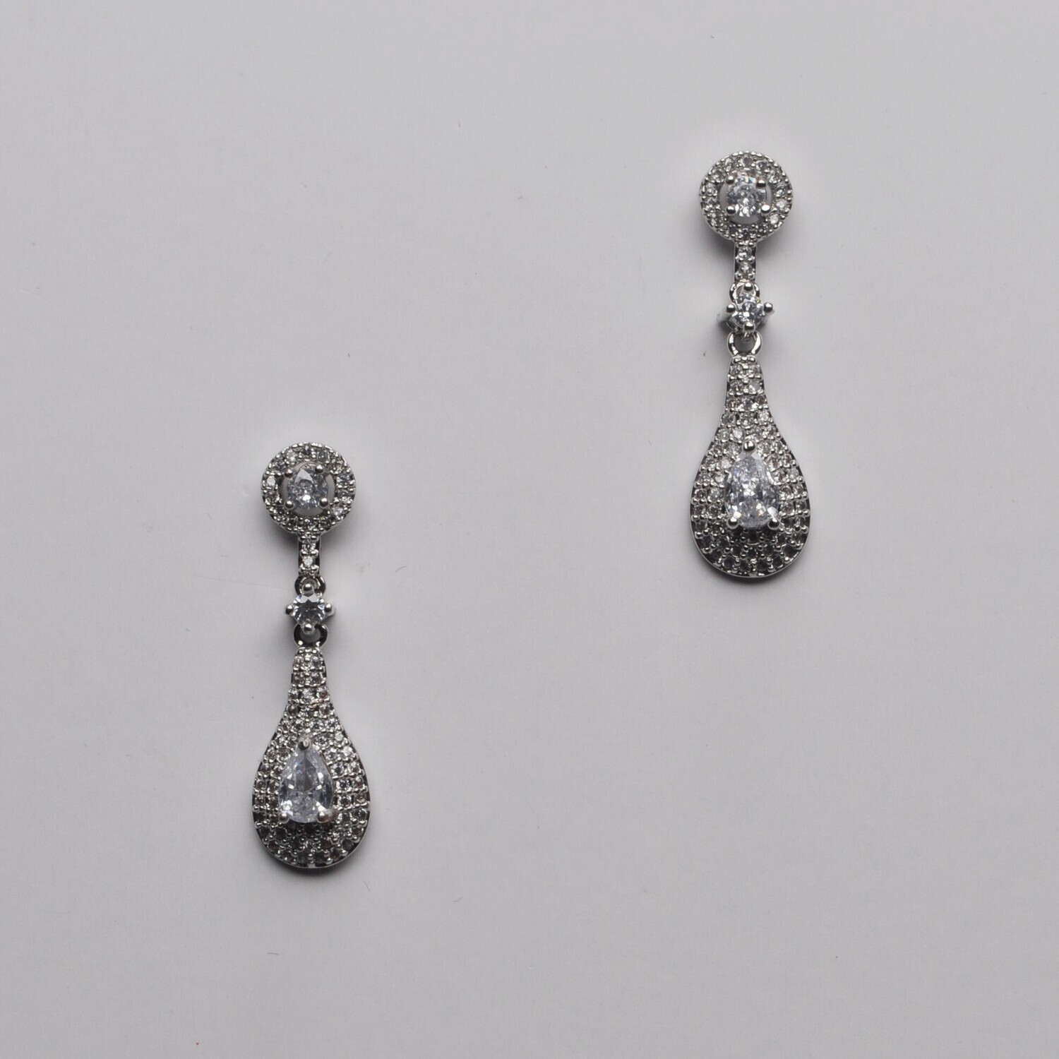 CR10904E1S CZ/S SMALL TRDRP DANGL EAR
