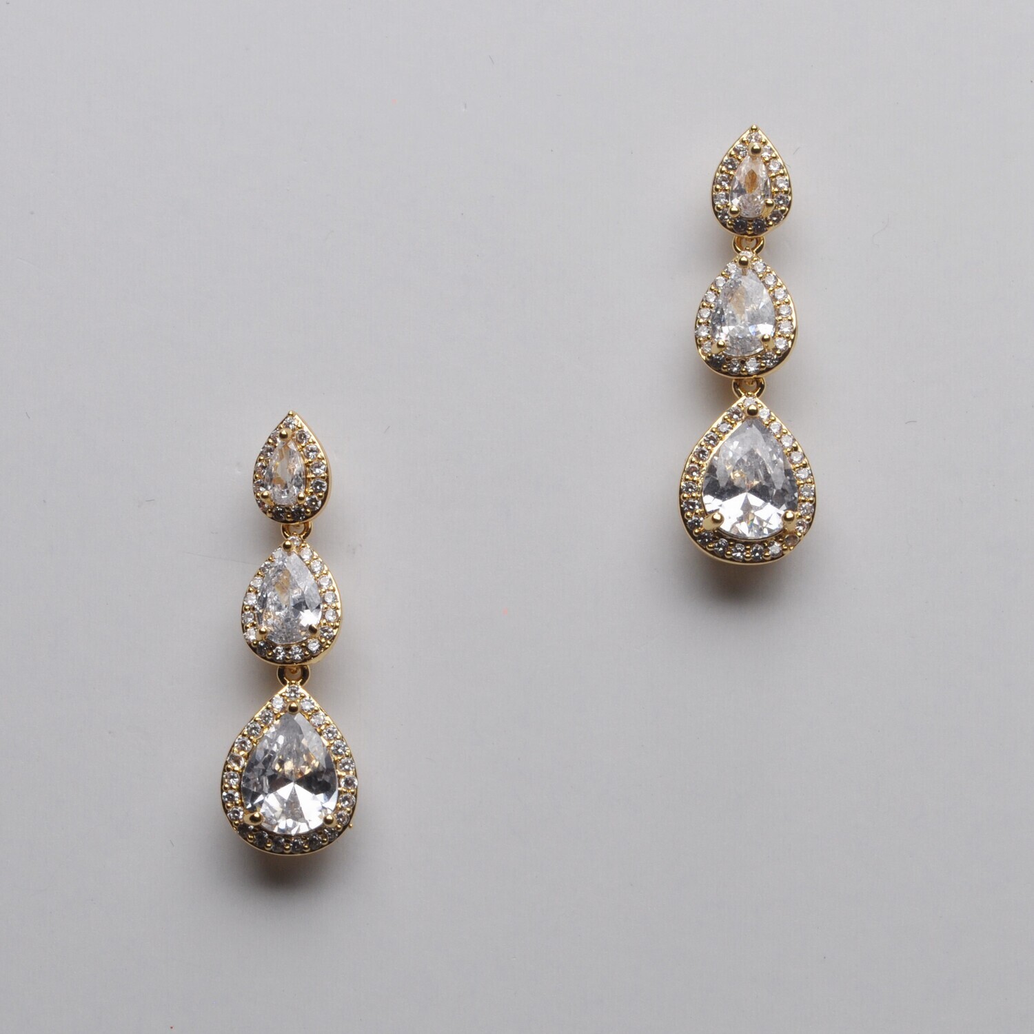 CR10443E1G CZ/G THREE TEARDROP DNGL EAR
