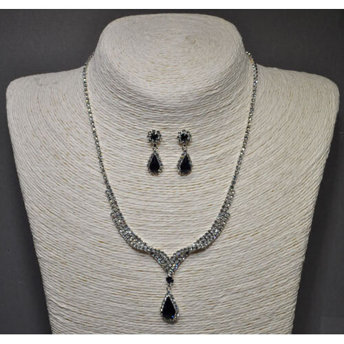 EN19567S8S1 MON/SIL TRDRP DNGLE NECK SET