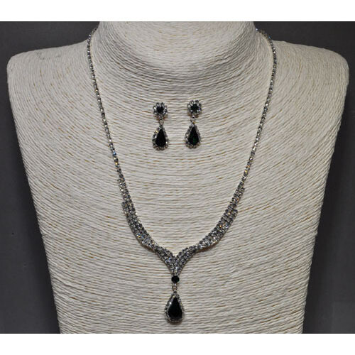 EN19567S18S1 EM/SIL TRDRP DNGLE NECK SET