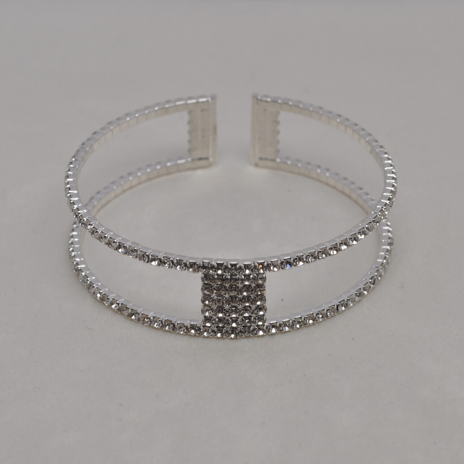 J83768B1S CLR/S CNTR SML CRYS OPEN CUFF BRAC