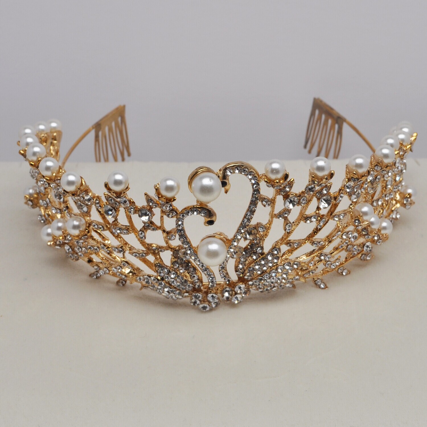 AF0498T39G1 PRL/CLR G TWO SWAN SHP TIARA