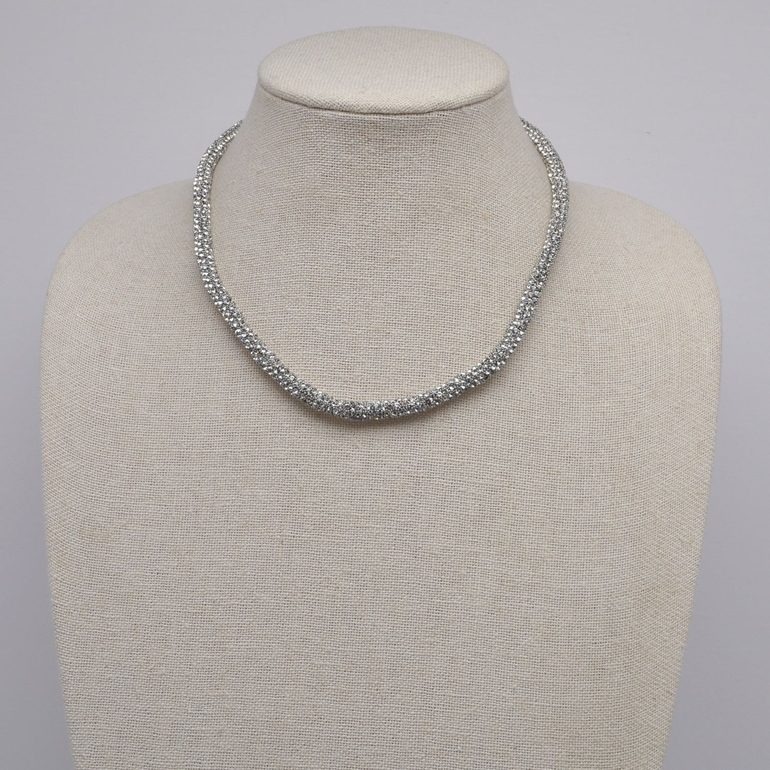 LB3501N1S CLR/S 1 ROW CRY FASHN NECK