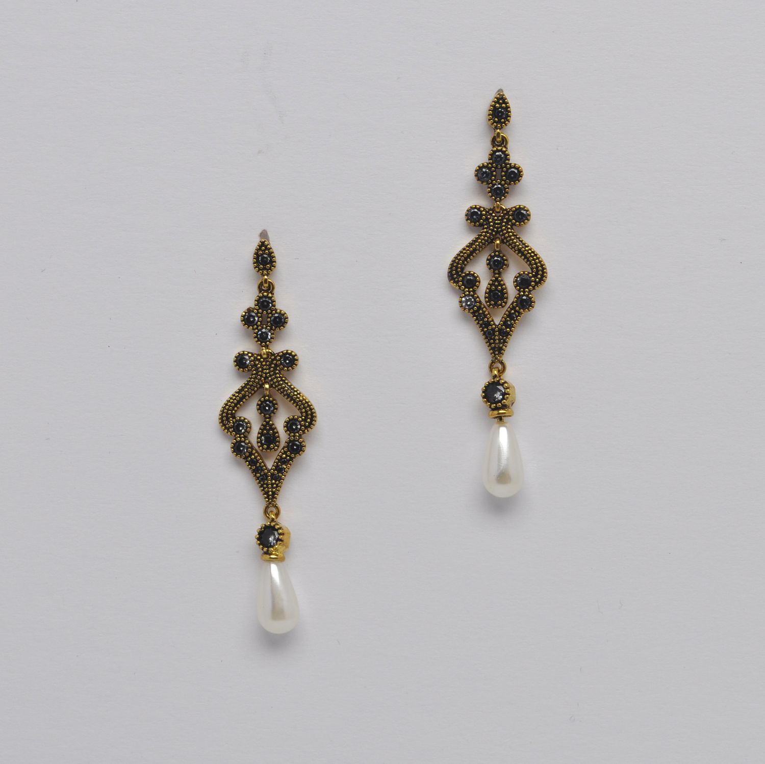 HJ4062E39AG CZ/PRL/AG CHANDELIER EAR