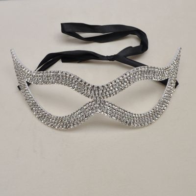 EN1332M1S CLR/S 4 ROW RHINSTN MASK