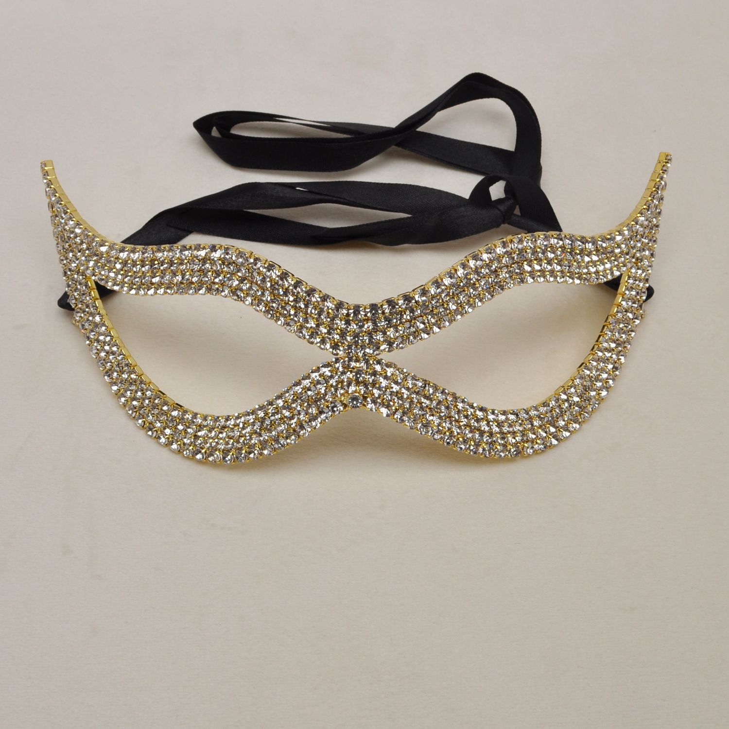 EN1332M1G CLR/G 4 ROW RHINSTN MASK