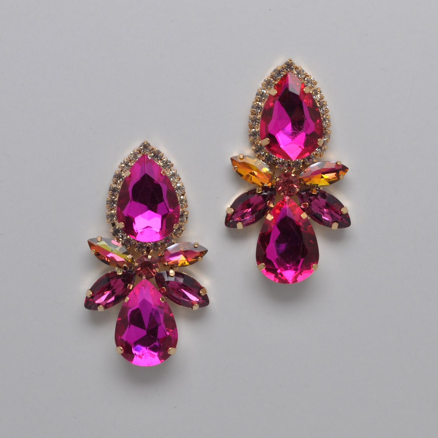 CN02104E27G   FUSHA/G  LARGE TRDROP CLUSTER BEAD TRDRP  DNGL ER