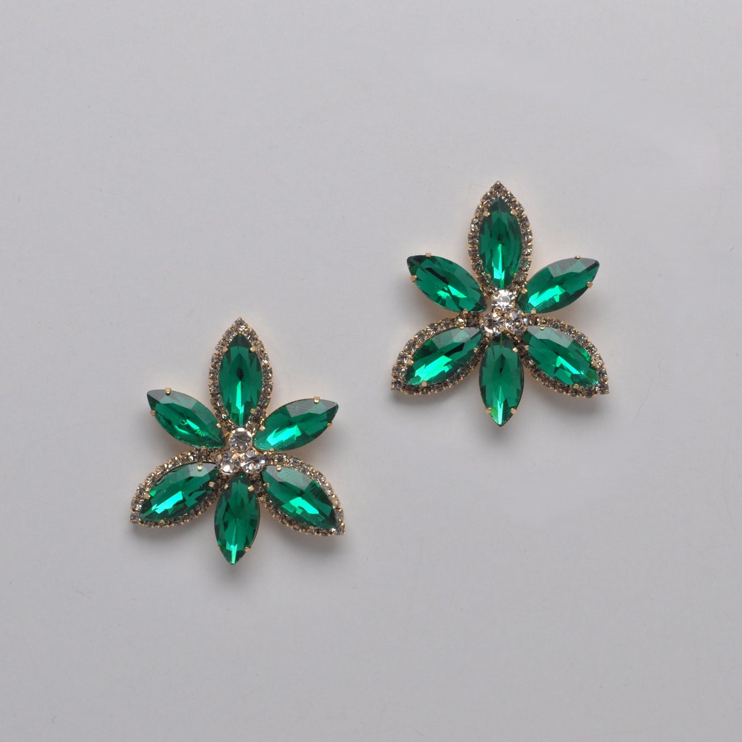 CN02106E18G   EM/G  LRGE MARQT SHAPE FLOWER STN  ER