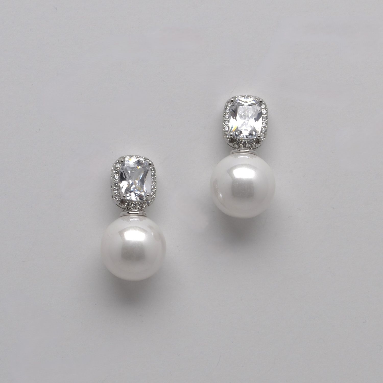 JL0272E39S1  WT PEARL /S  RECTANGLE CZ TOP  ROUND 12MM PEARL ER