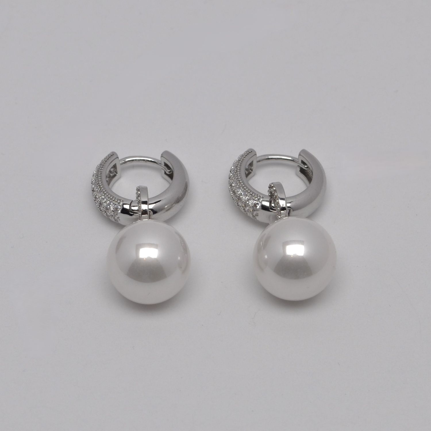 JL0297E39S1 WHITE PEARL /S  RS HOOP TOP DANGLE ROUND PEARL ER