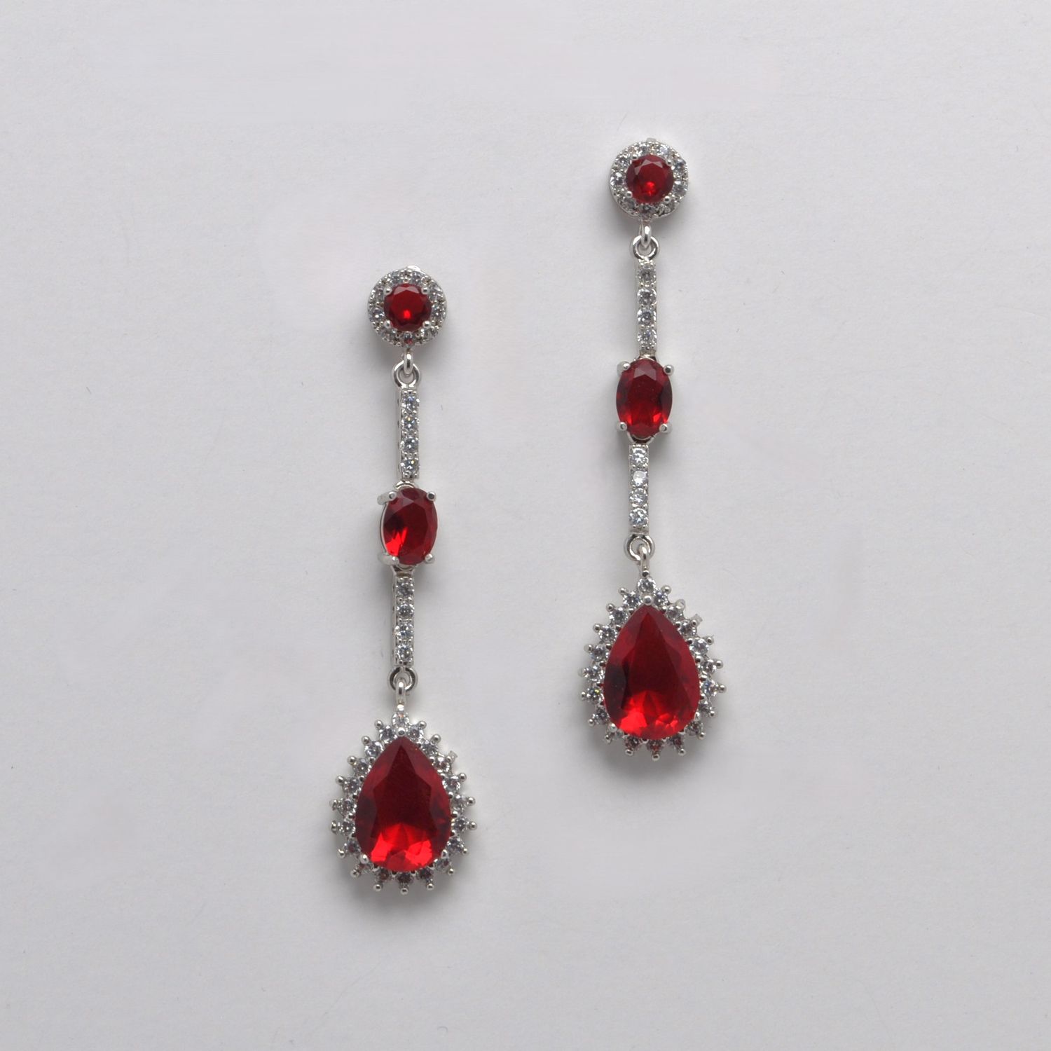 CN00485E10S CZ SIAM/S RD TOP OVAL MID TEARDROP  STONE DNGL EAR