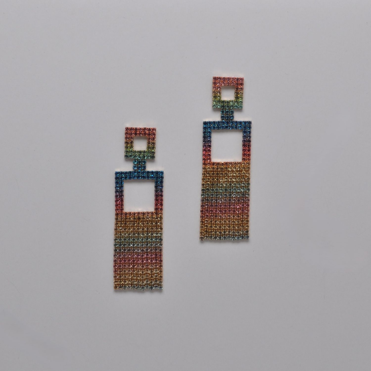 CC0010E66G MULTI/G 2 SQURS OMBRE TASSL ER