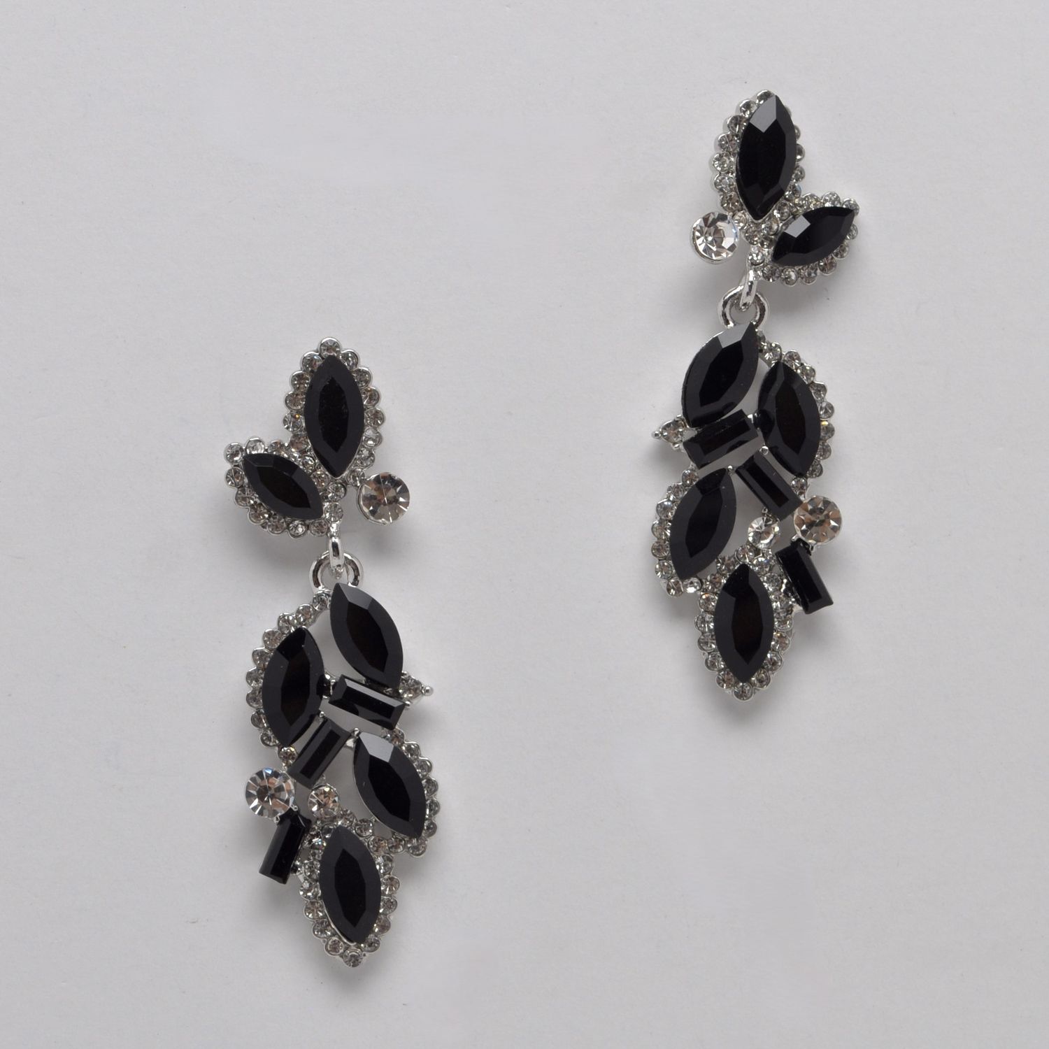 YJ1902E2S1 JET/CLR S FLW SHAPE PST EARRIN