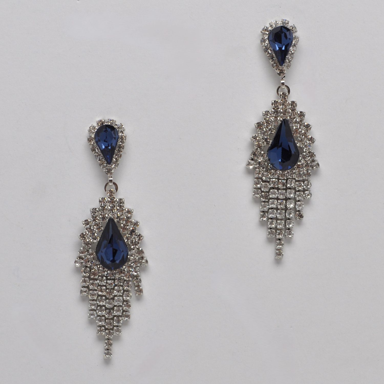 EN6526E8S1 MON/S TRDRP TASSLE EAR
