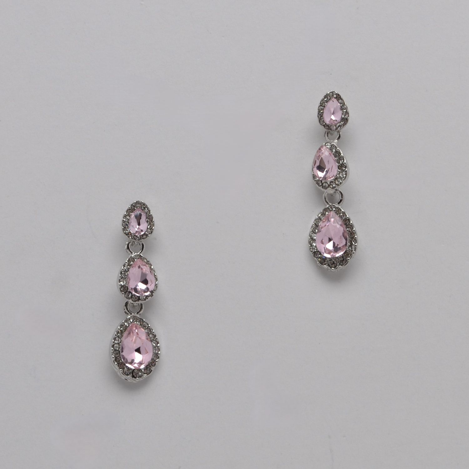 YJ1944E33S1 LTRO/S THREE LNKD PEARS EAR