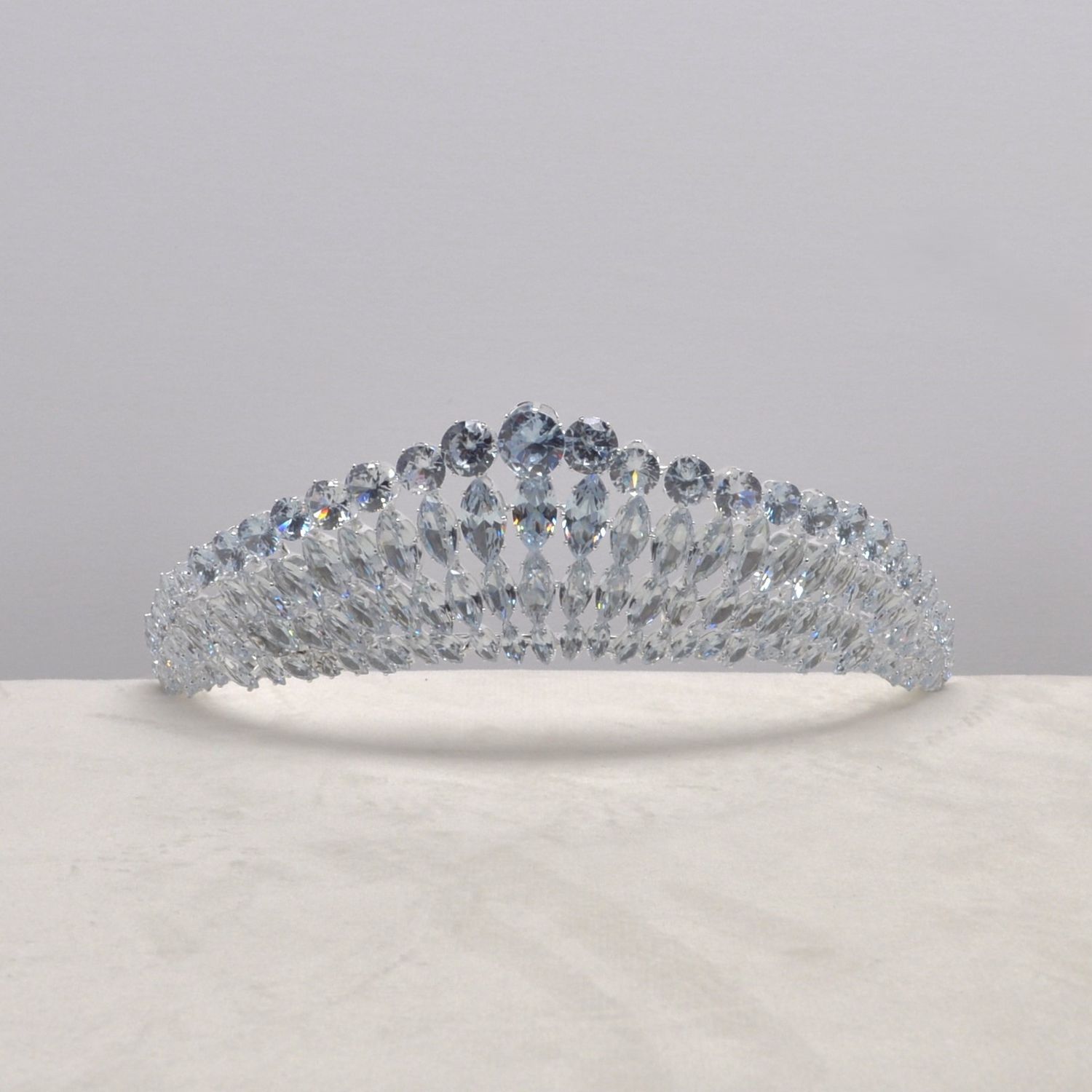 AL1266T1S CZ/S MRQS ST RND CRY TOP TIARA