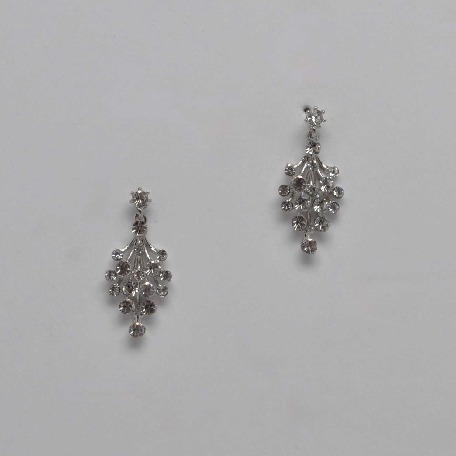 HJ4024E1S CLR/S RND STNS CLSTR EAR