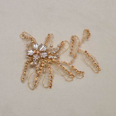 CN015936H61G40 LP/IV PRL FLOWER BRANCH COMB