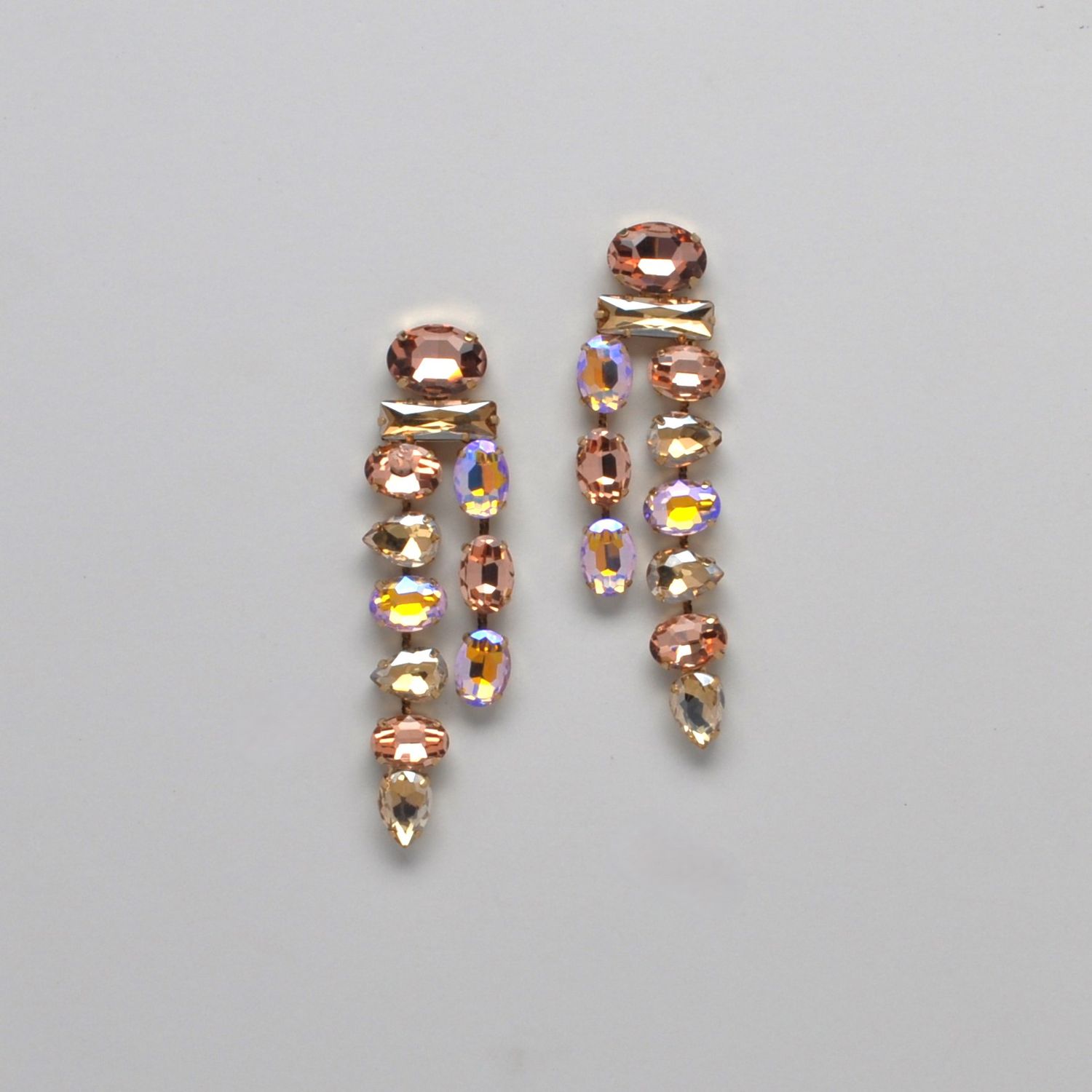 CN02110E61G PEACH/CHMPGN /G  LARGE 3.5&quot; LONG  TRDRP/OVAL/RECT  DNGL ER