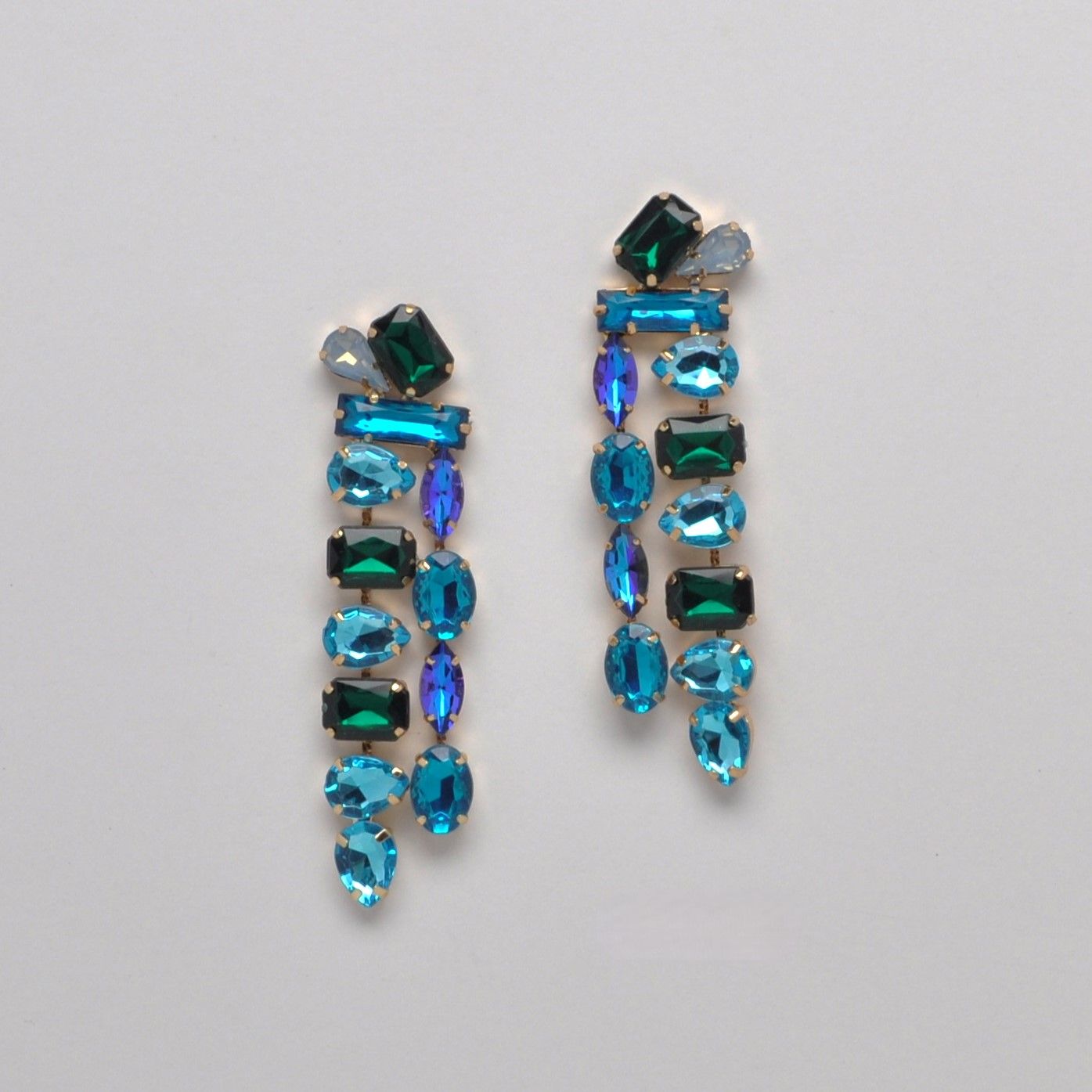 CN02113E25G   TEAL MULTI /G  ASST SHAPE STN  DGL  ER