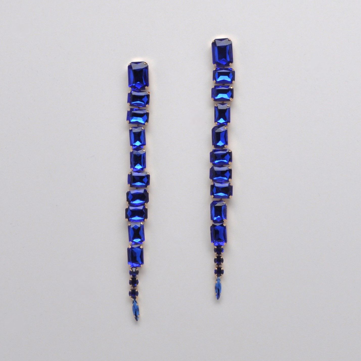 CN02115E12   ROYAL BL  RECT SHAPE GRADUATED  SHAPE  6&quot; LONG  DGL  ER