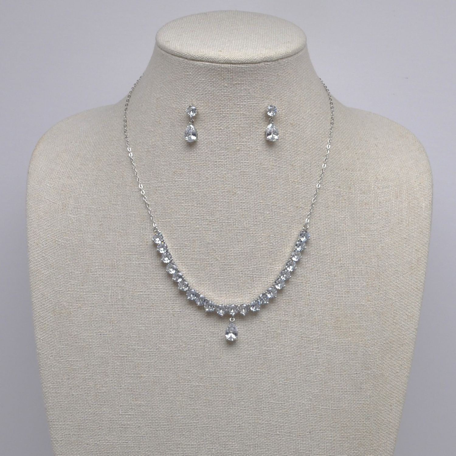 CN00475S1S CZ/S RND STNS NECK W/TRDP DNGL SET