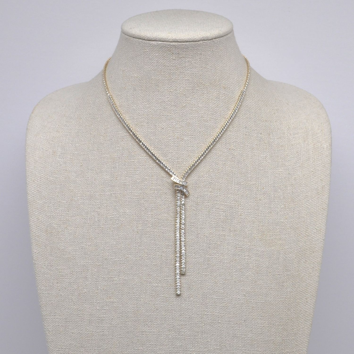 CN01209N1G CZ/G BAGUET STNS DNGL NECKLACE
