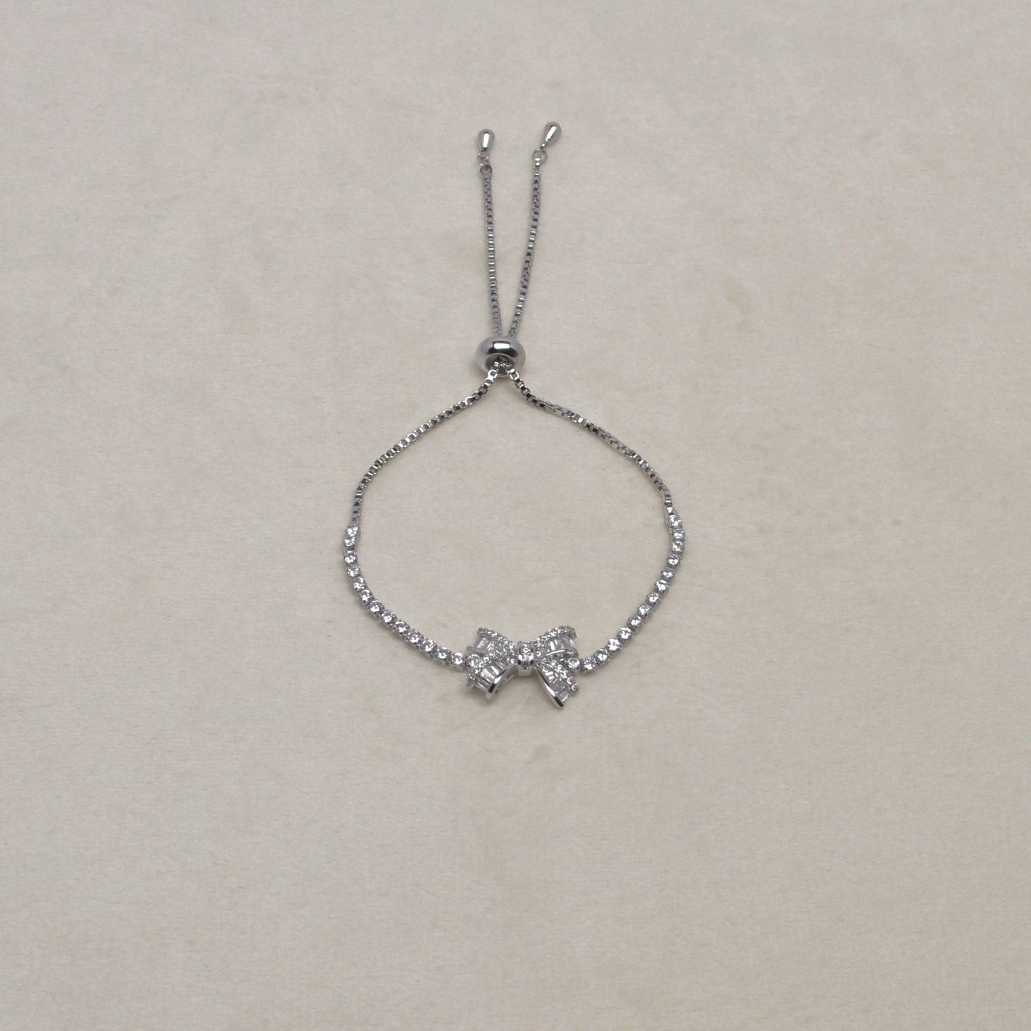 CN01211B1S CZ/S BOW BOLO BRAC
