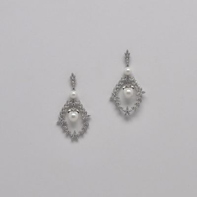 CN013366E40S CZ/PRL WREATH-LK PRL DNG ER