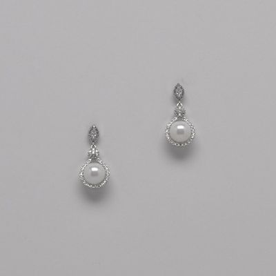 CN013375E39S CZ/PRL FRMD DNGL PRL EAR