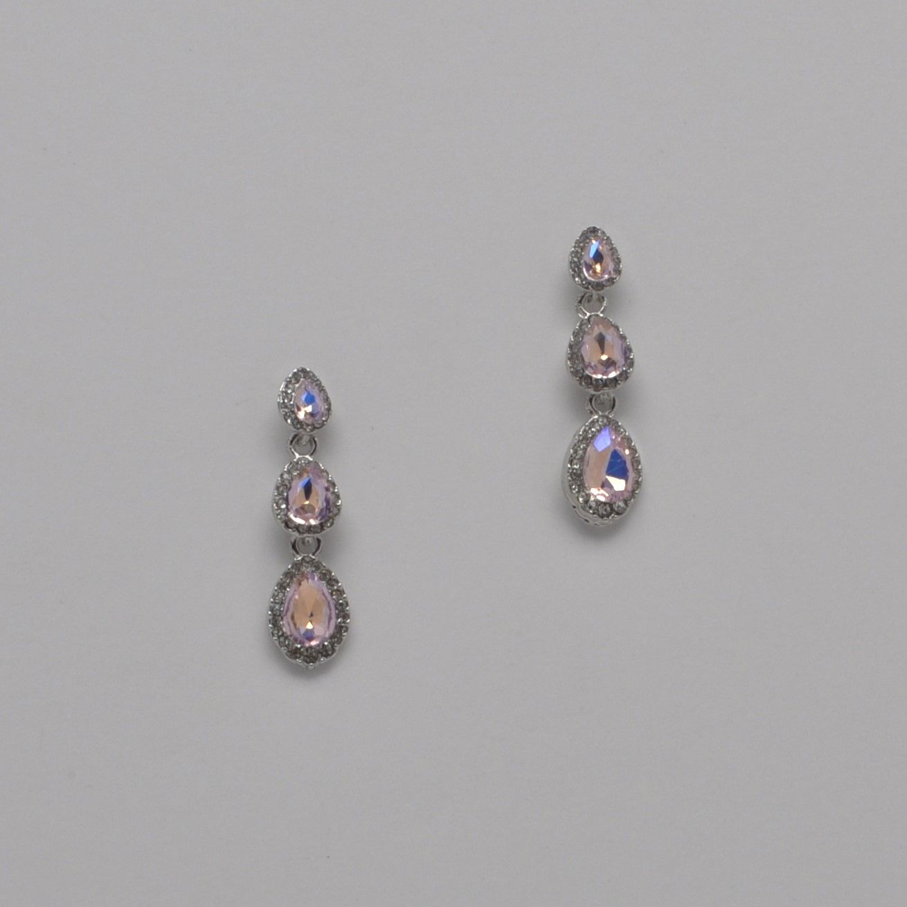 YJ1944E29S1 VIT-LT/S THREE LNKD TEARD EAR