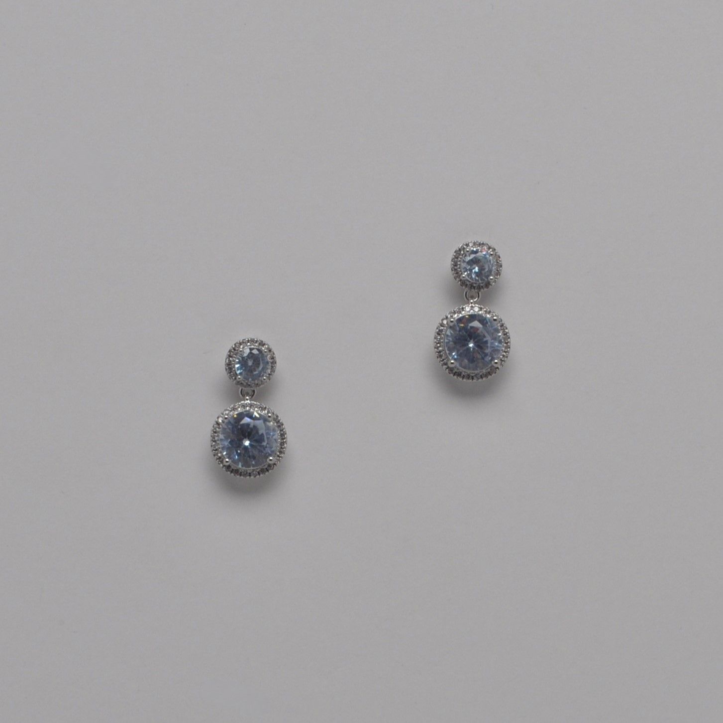 CN014122E1S CZ/S 2 FRMD RND STNS EAR