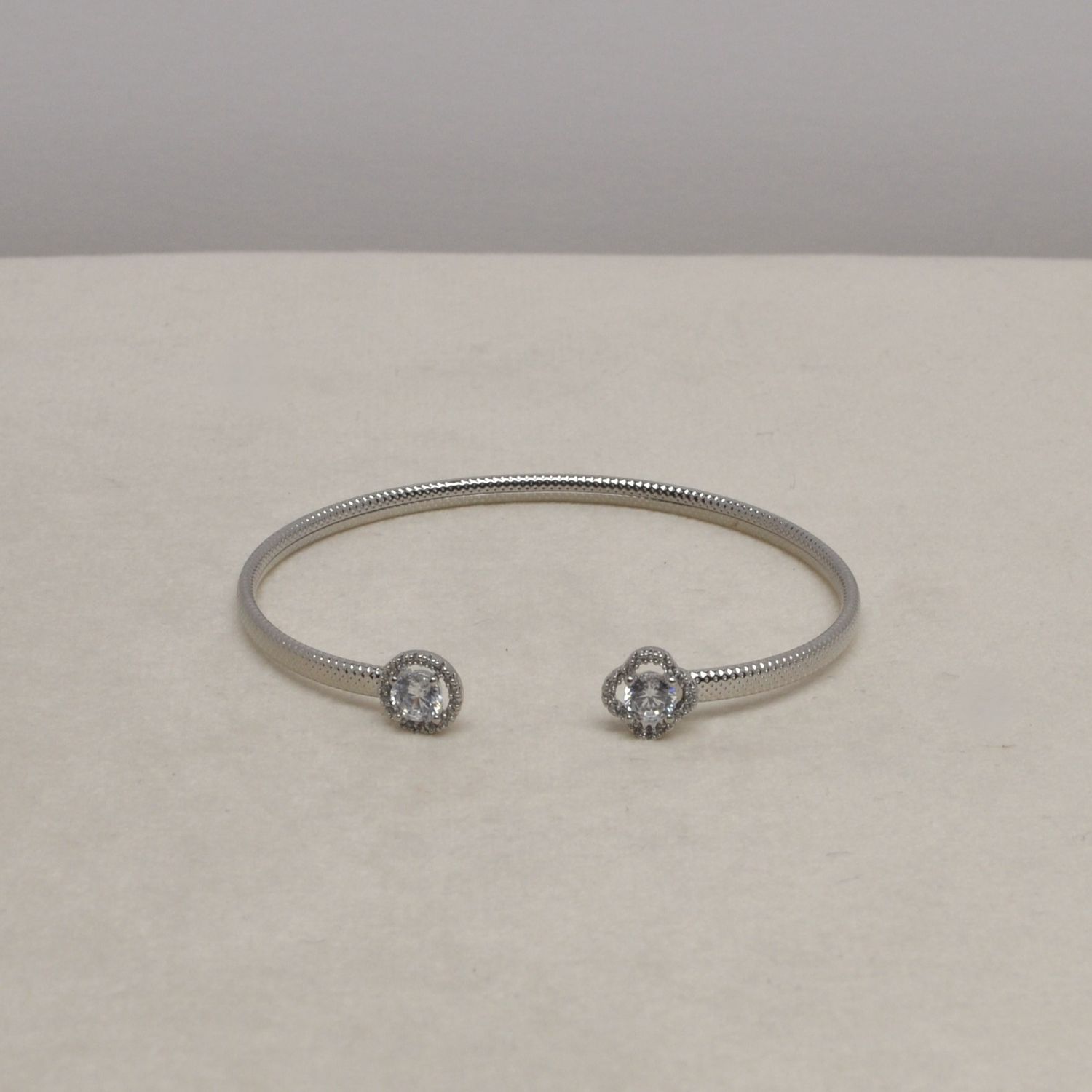 LD1084B1S CZ/S 2 STN CUFF BRAC