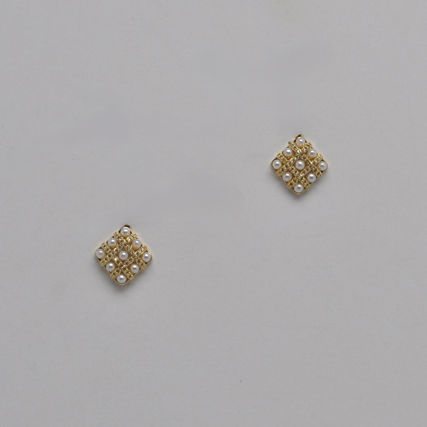 LB326447E40G PRL/G SQU PRL &amp; CRY STUD ER