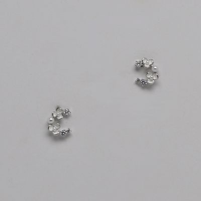 LB326446E40S PRL/S HALF MOON FLWR STUD ER