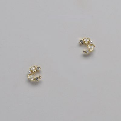 LB326446E40G PRL/G HALF MOON FLWR STUD ER