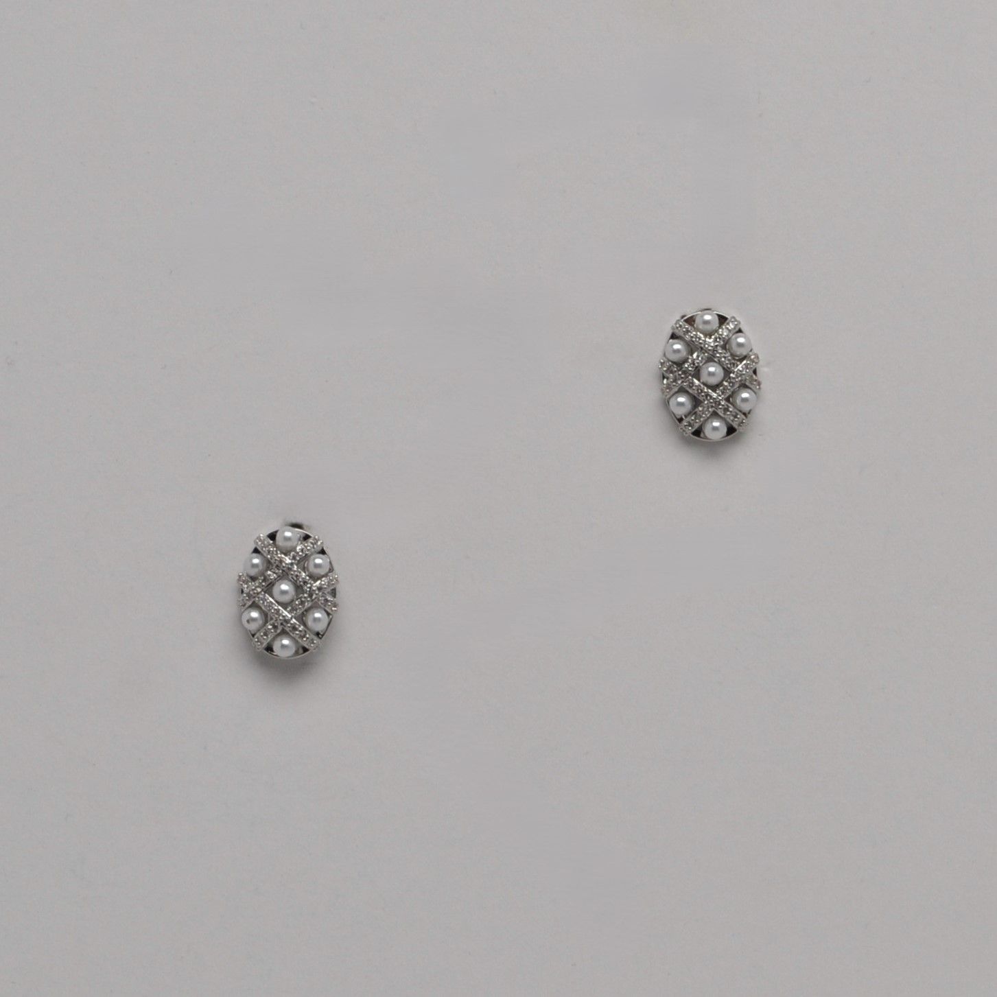 LB326443E40S PRL/S OVAL PRL &amp; CRY STUD ER