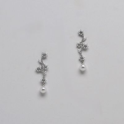 LB326439E40S PRL/S FLWRS ON VINE DNGL ER
