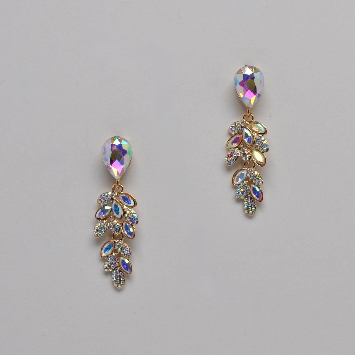 J40695E3G AB/G LEAFLIKE DNGL EARRING