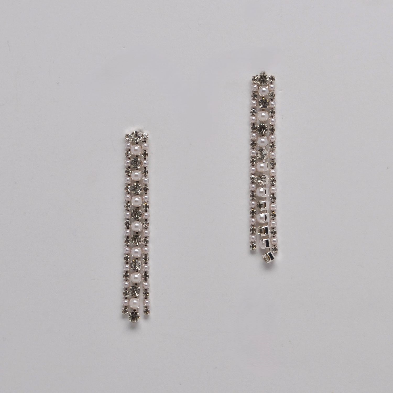 J28042E39S1 PRL/S 3 LINE PRL/CRY DNGLS EAR
