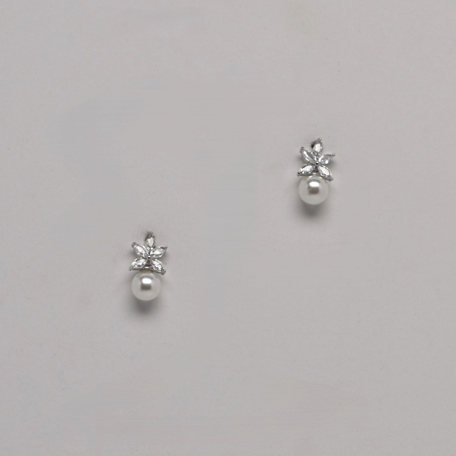 HJ4731E40S CZ/PRL/S STAR TOP/PRL BTM EAR