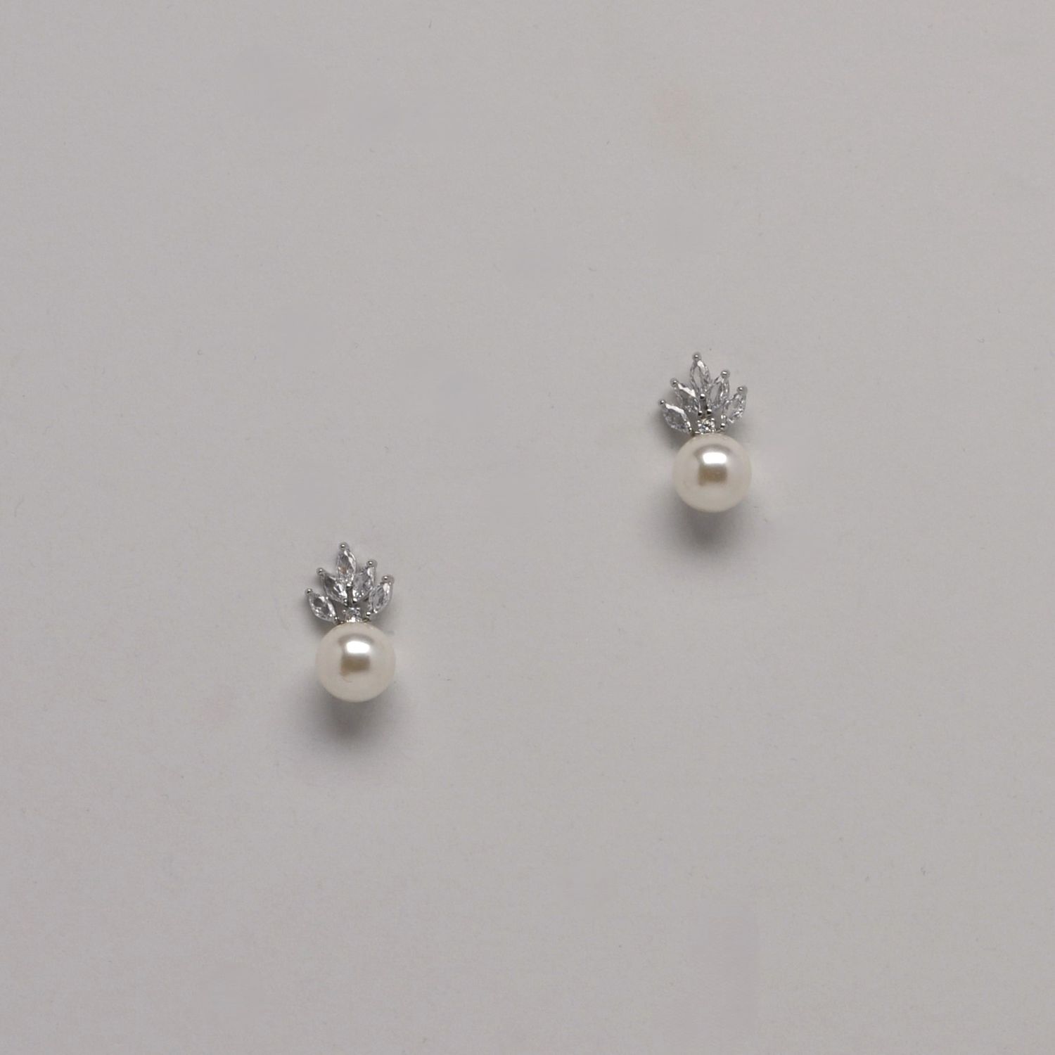 HJ4291E40S1 CZ/PRL/S MRQUS STNS STUD EAR