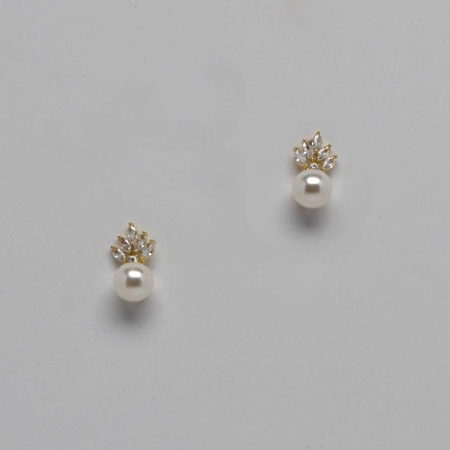 HJ4291E40G1 CZ/PRL/G MRQUS STNS STUD EAR