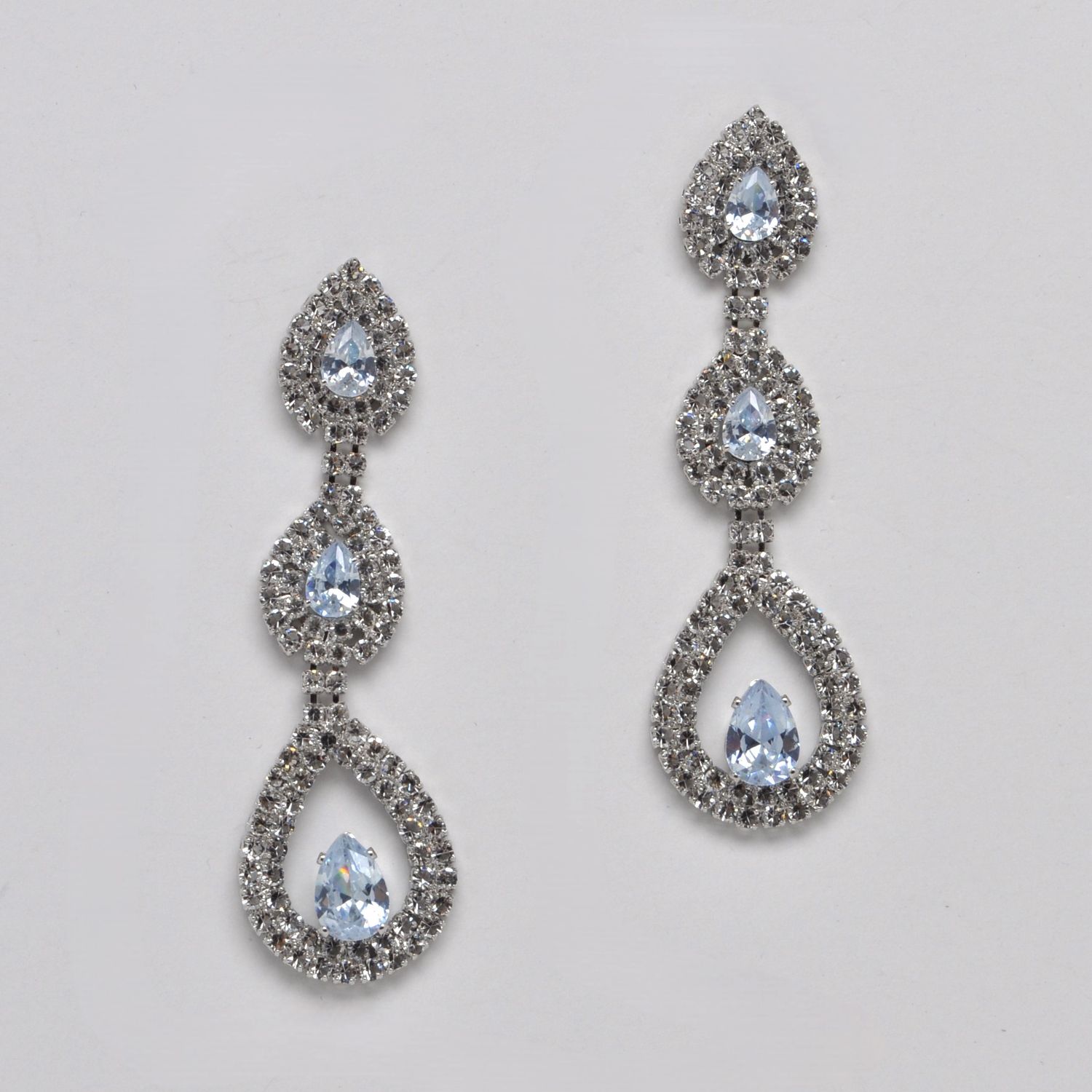 JM7056E1S CZ/S 3 LNKD TRDRP STNS EAR