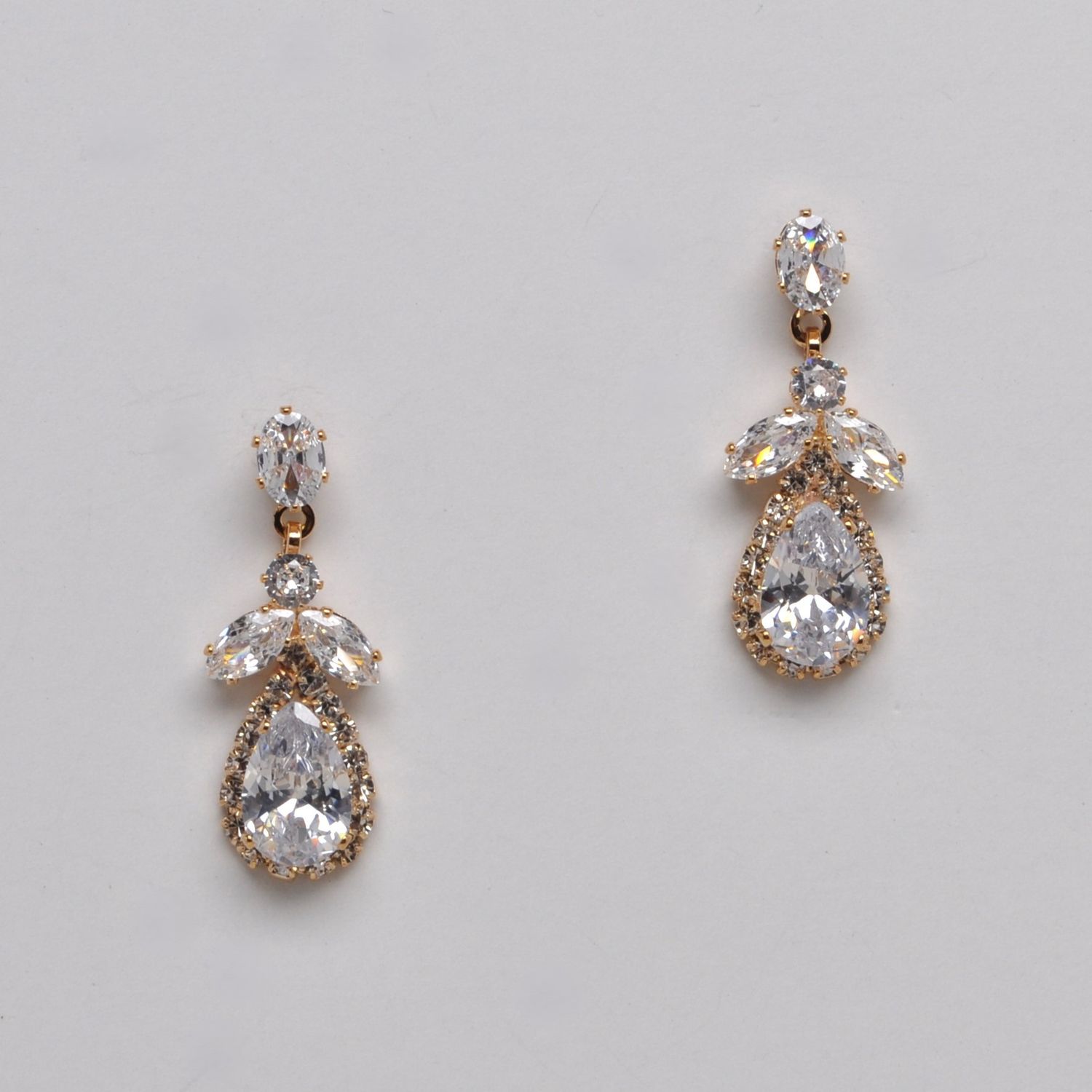 CR10829E1G CZ/G FLWR SHP DNGL EAR