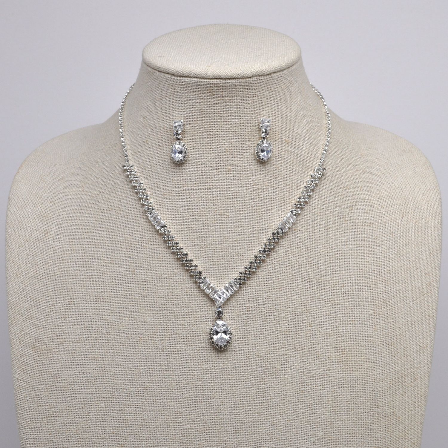CR22350S1S CZ/S ZIG ZAG CRY CHN W/OVAL STN DNG SET