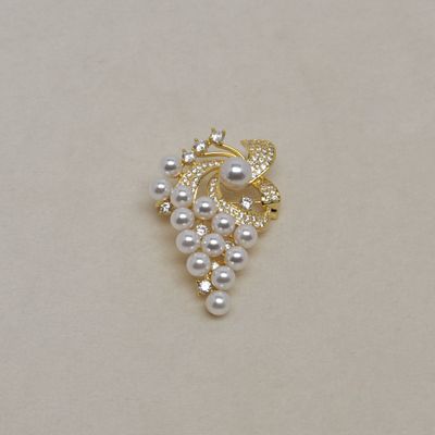 LB0035P39G1 CZ/PRL/G GRAPES ON VINE PIN